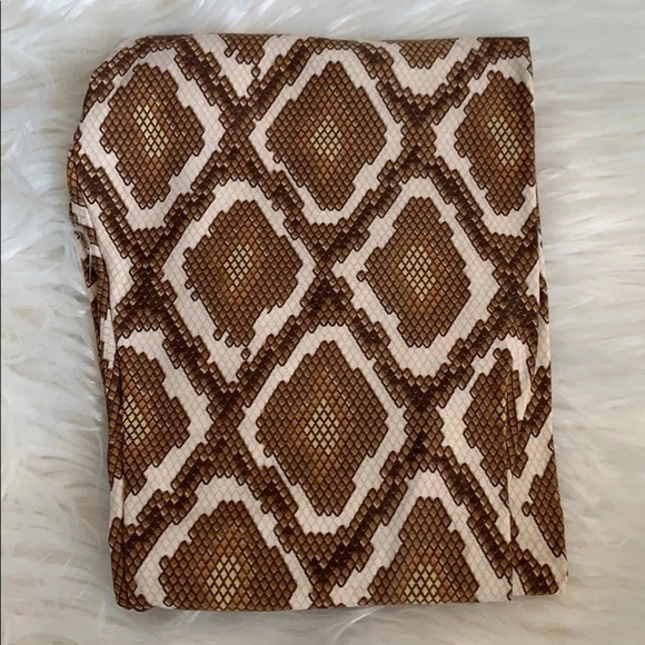 New!! Lularoe snakeskin print Leggings Tween - Picture 1 of 1